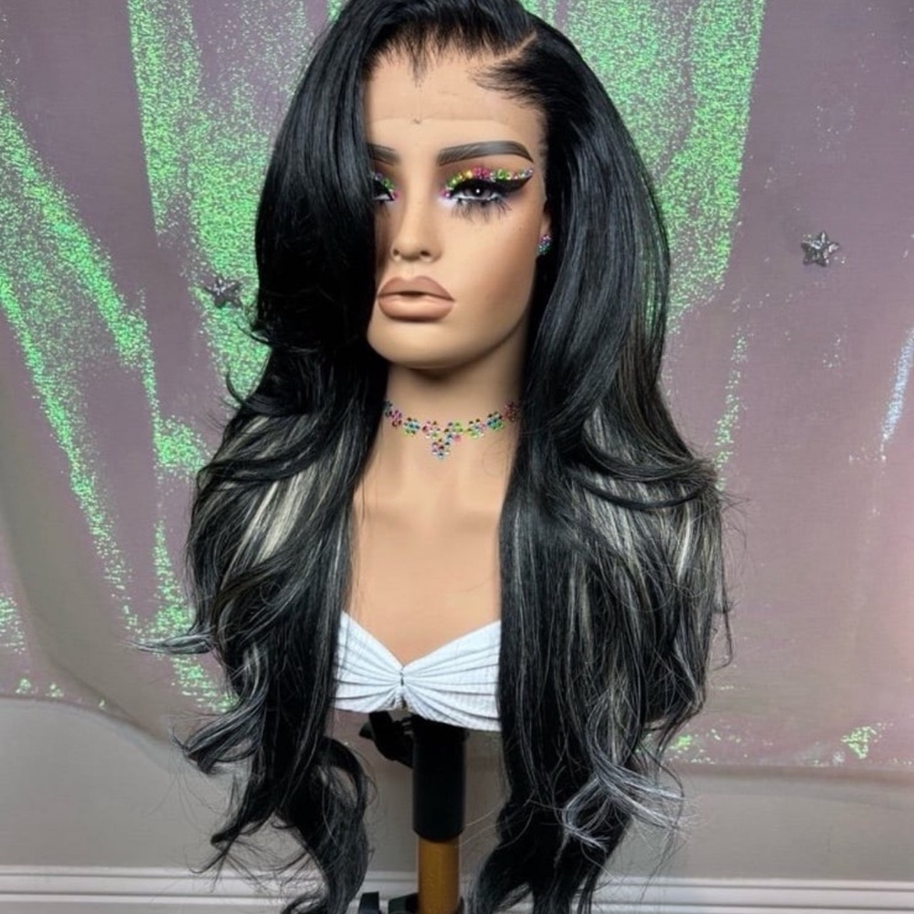 Elegant Black and Gray Women's synthetic Wig